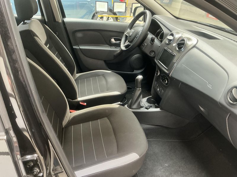 Dacia Logan MCV 0.9 TCe Stepway — zdjęcie 11
