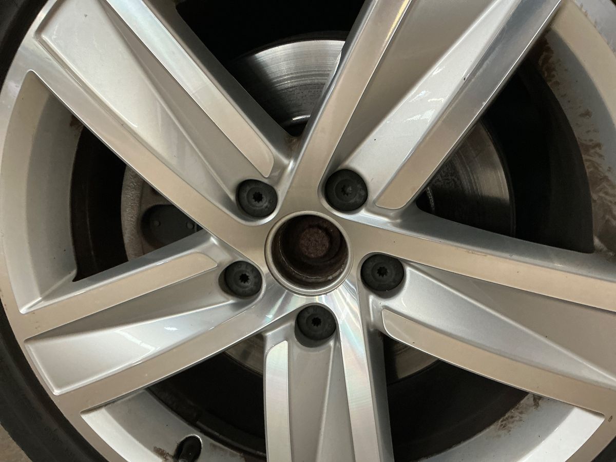 Volkswagen Passat 2010 — photo 39