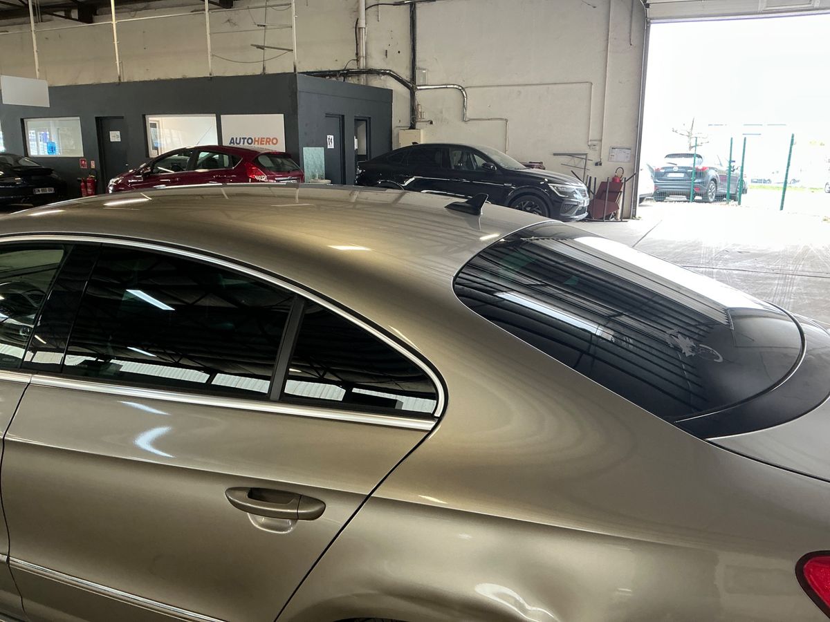 Volkswagen Passat 2010 — photo 25
