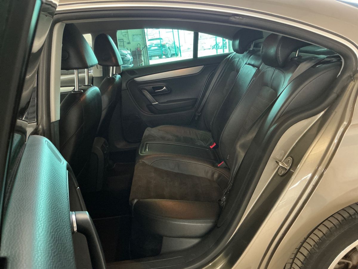 Volkswagen Passat 2010 — photo 29