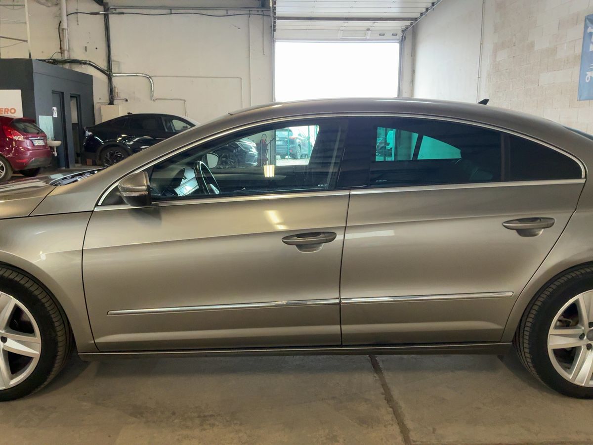 Volkswagen Passat 2010 — photo 5