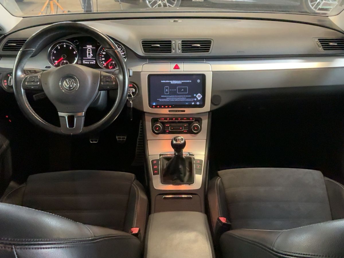 Volkswagen Passat 2010 — photo 18