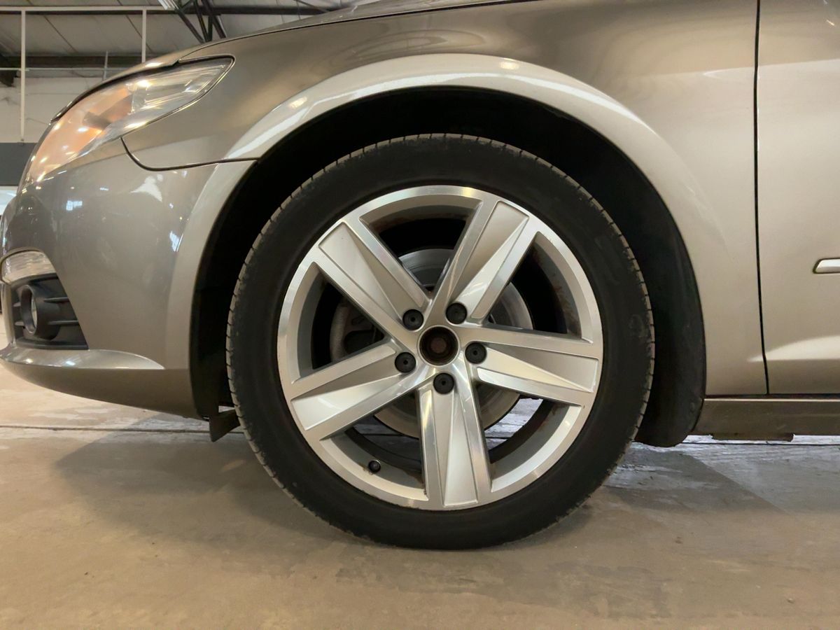 Volkswagen Passat 2010 — photo 4