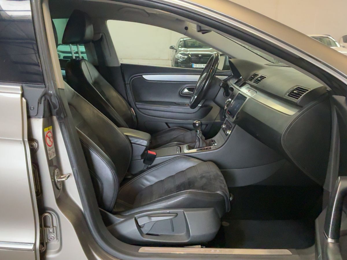 Volkswagen Passat 2010 — photo 17