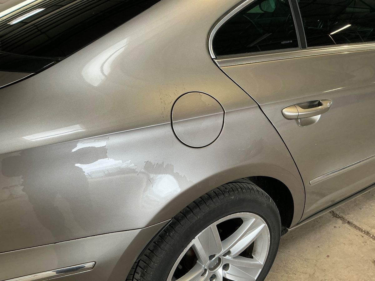 Volkswagen Passat 2010 — photo 34