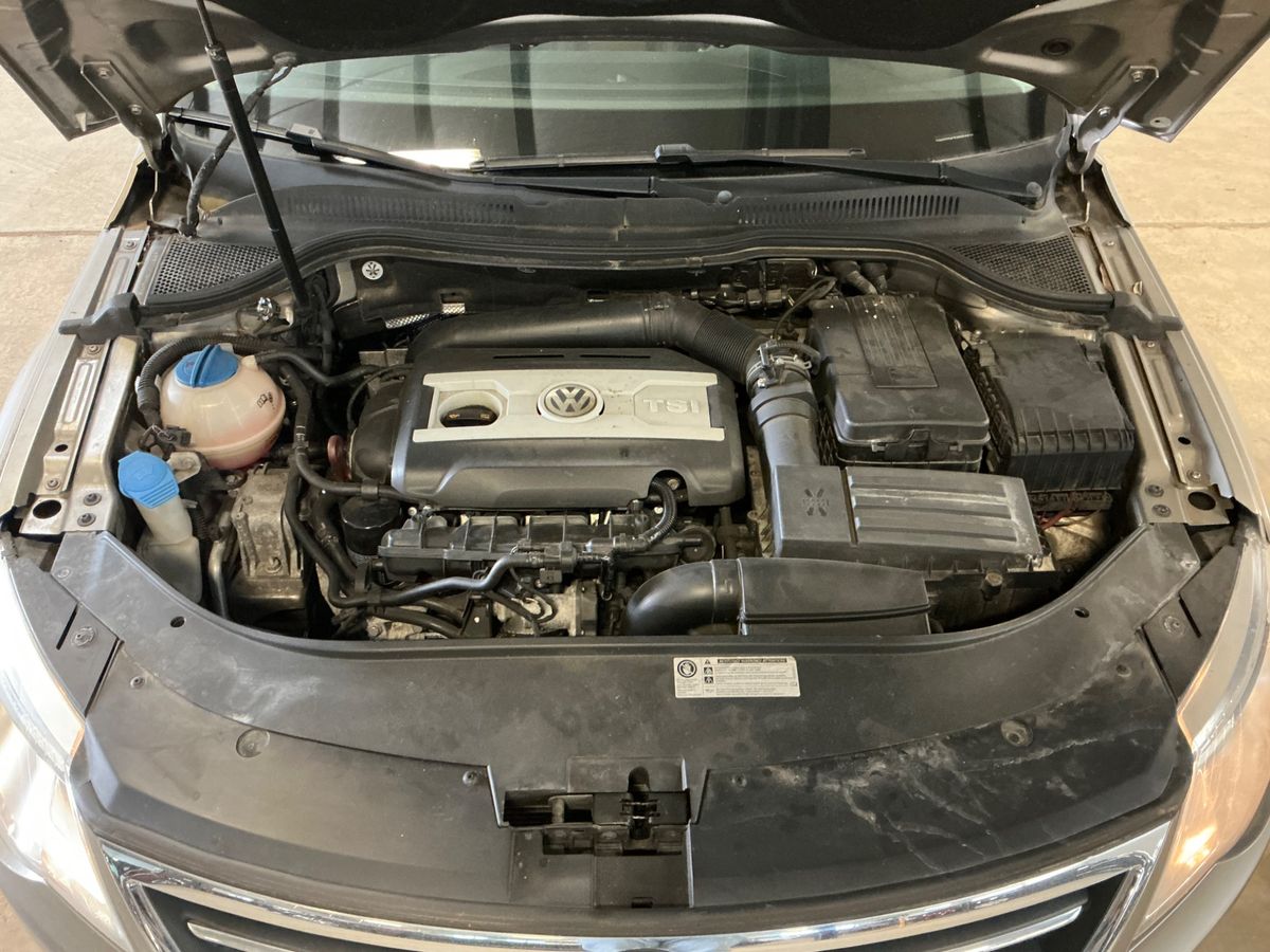Volkswagen Passat 2010 — photo 28