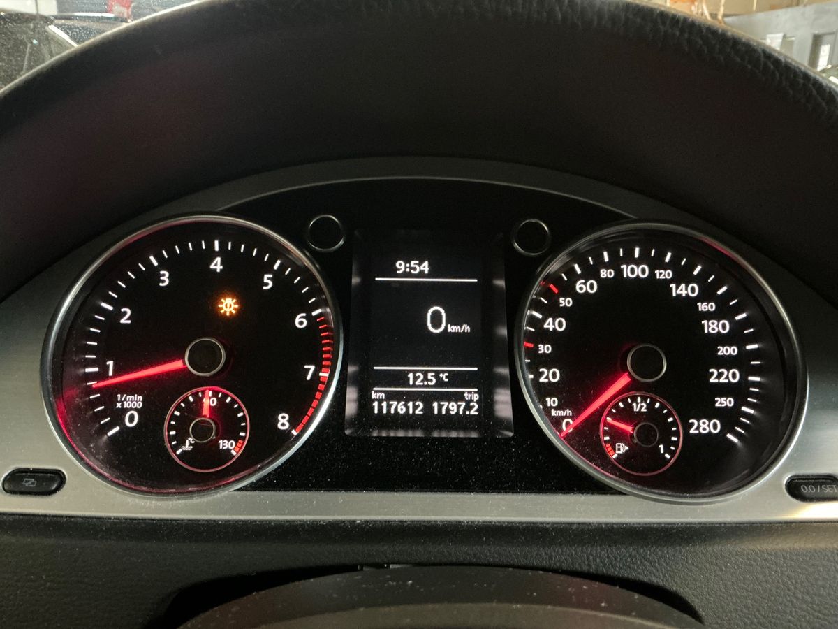 Volkswagen Passat 2010 — photo 19