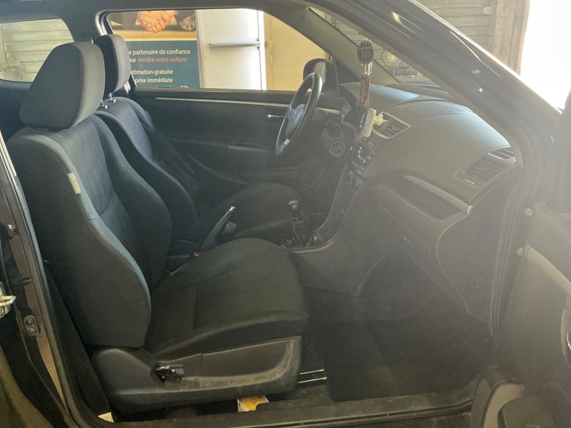 Suzuki Swift 1.3 DDiS GL — zdjęcie 3