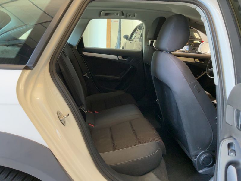 Audi A4 Allroad 2.0 TDI — zdjęcie 14