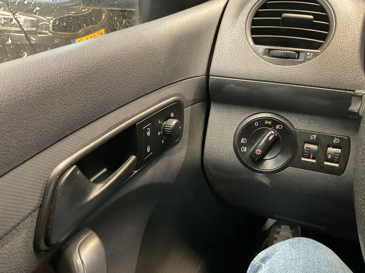 Volkswagen Caddy 2014 — photo 22