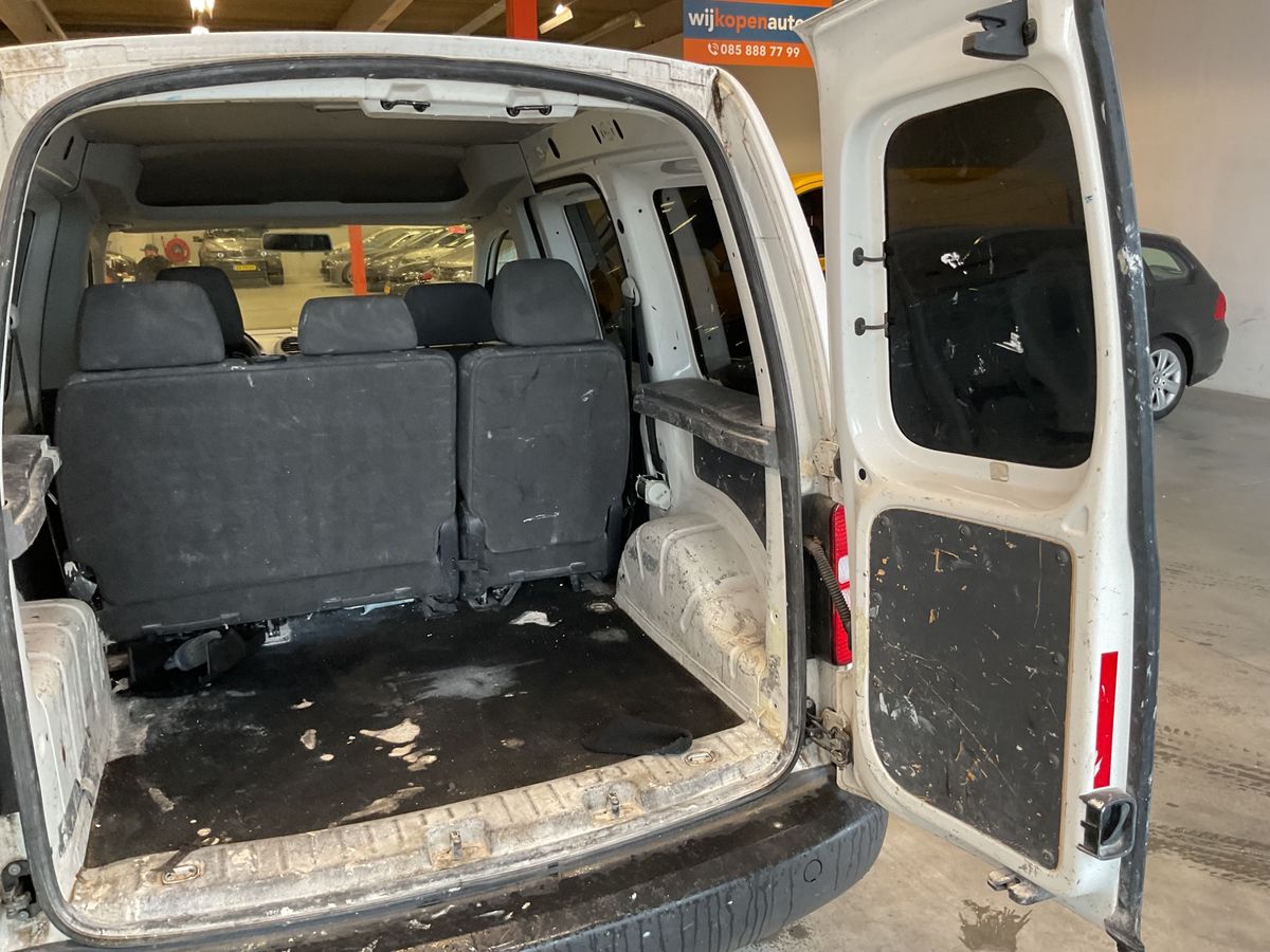 Volkswagen Caddy 2014 — photo 27