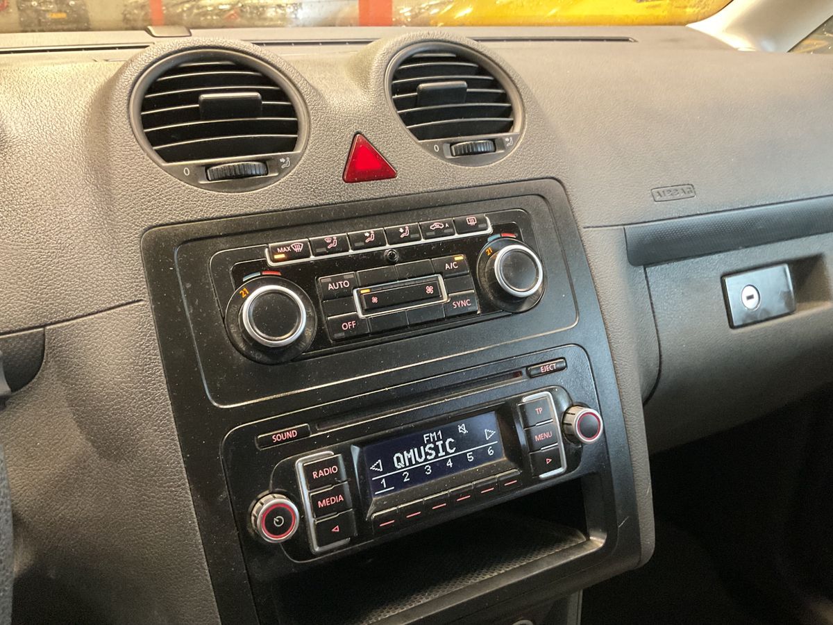 Volkswagen Caddy 2014 — photo 28