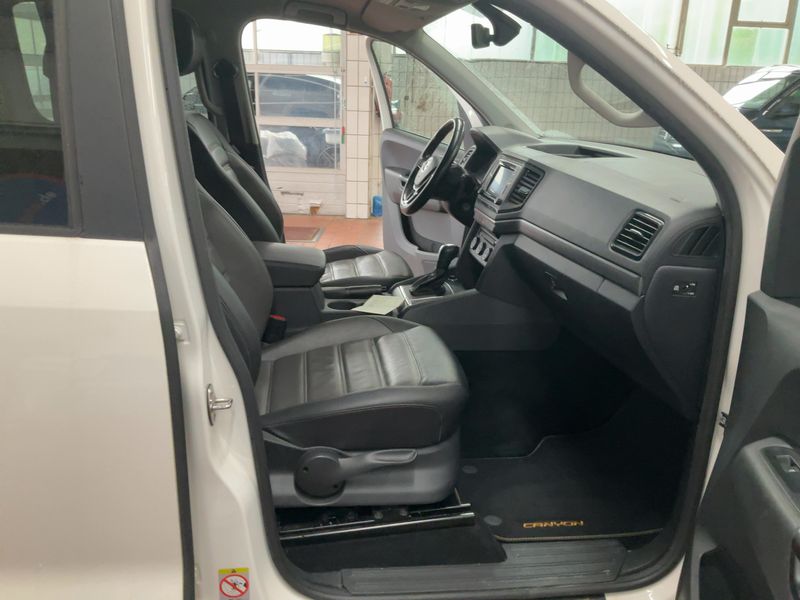 Volkswagen Amarok 3.0 V6 TDI Canyon DoubleCab 4Motion — zdjęcie 11