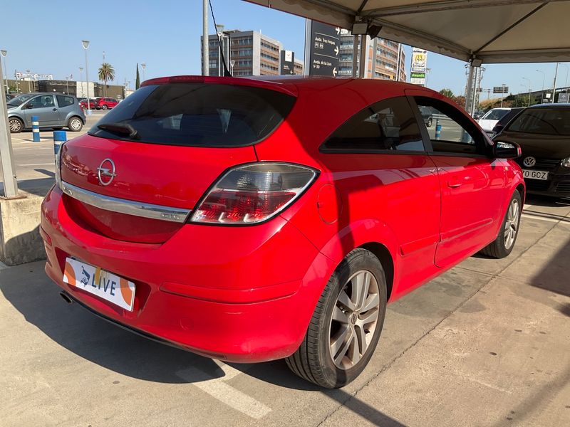 Opel Astra GTC 1.6 Sport — zdjęcie 2