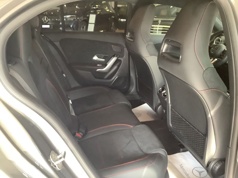 Mercedes-Benz A-Klasse A 250e AMG Line — zdjęcie 14