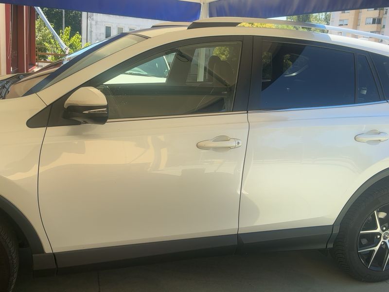 Toyota RAV 4 2.0 D-4D Lounge 2016 – снимка 4
