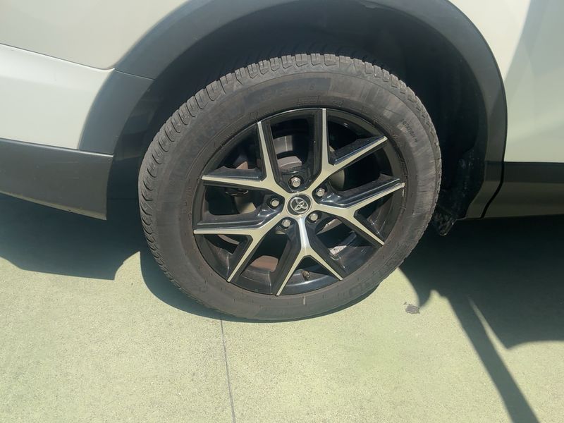 Toyota RAV 4 2.0 D-4D Lounge 2016 – снимка 9