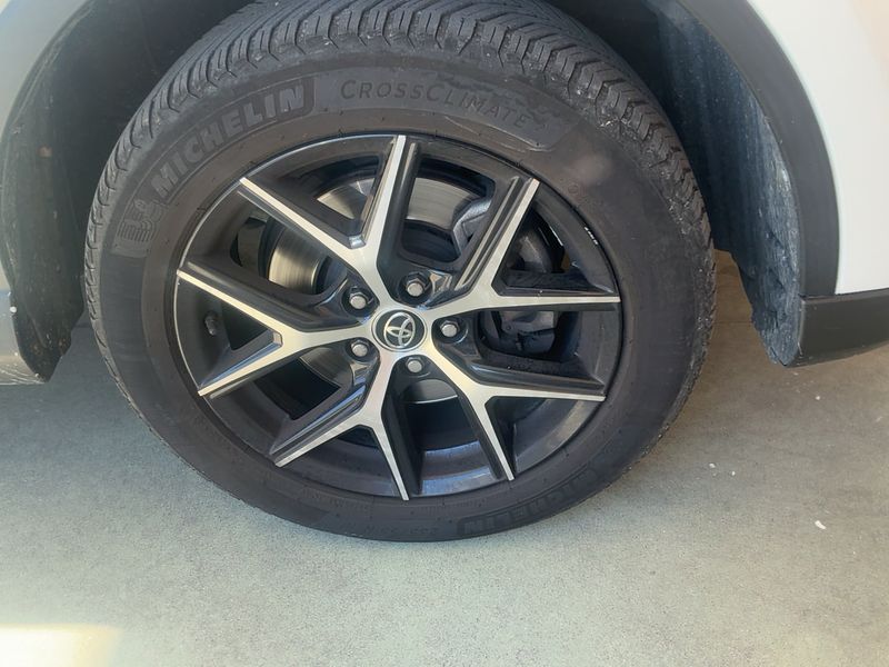 Toyota RAV 4 2.0 D-4D Lounge 2016 – снимка 11