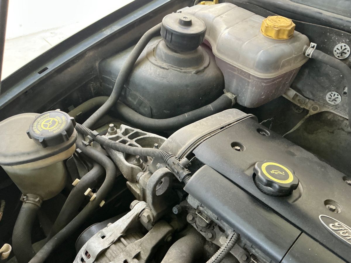 Ford Fiesta 1998 — photo 23