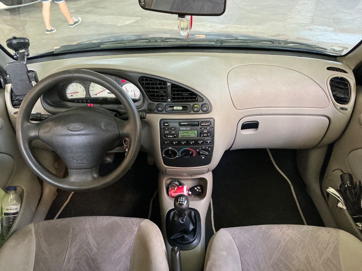 Ford Fiesta 1998 — photo 18