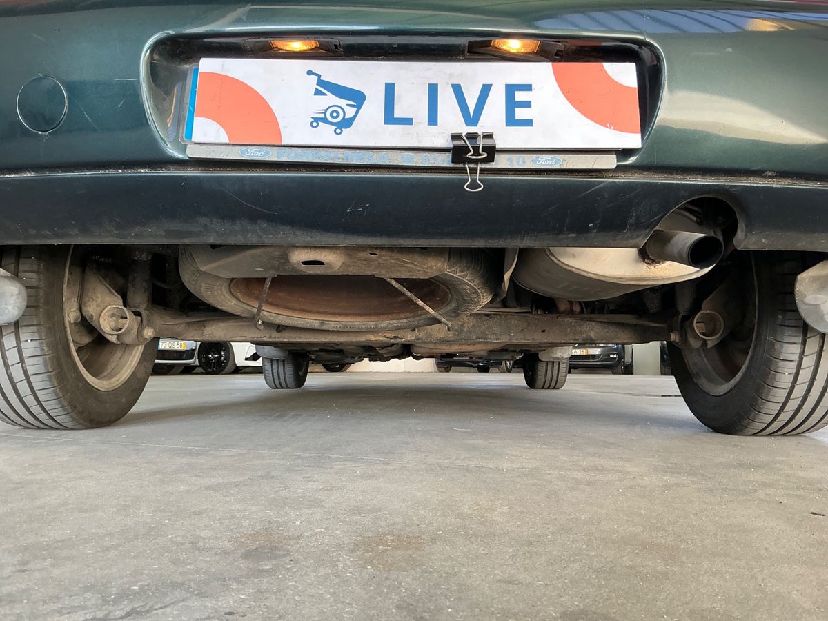Ford Fiesta 1998 — photo 15
