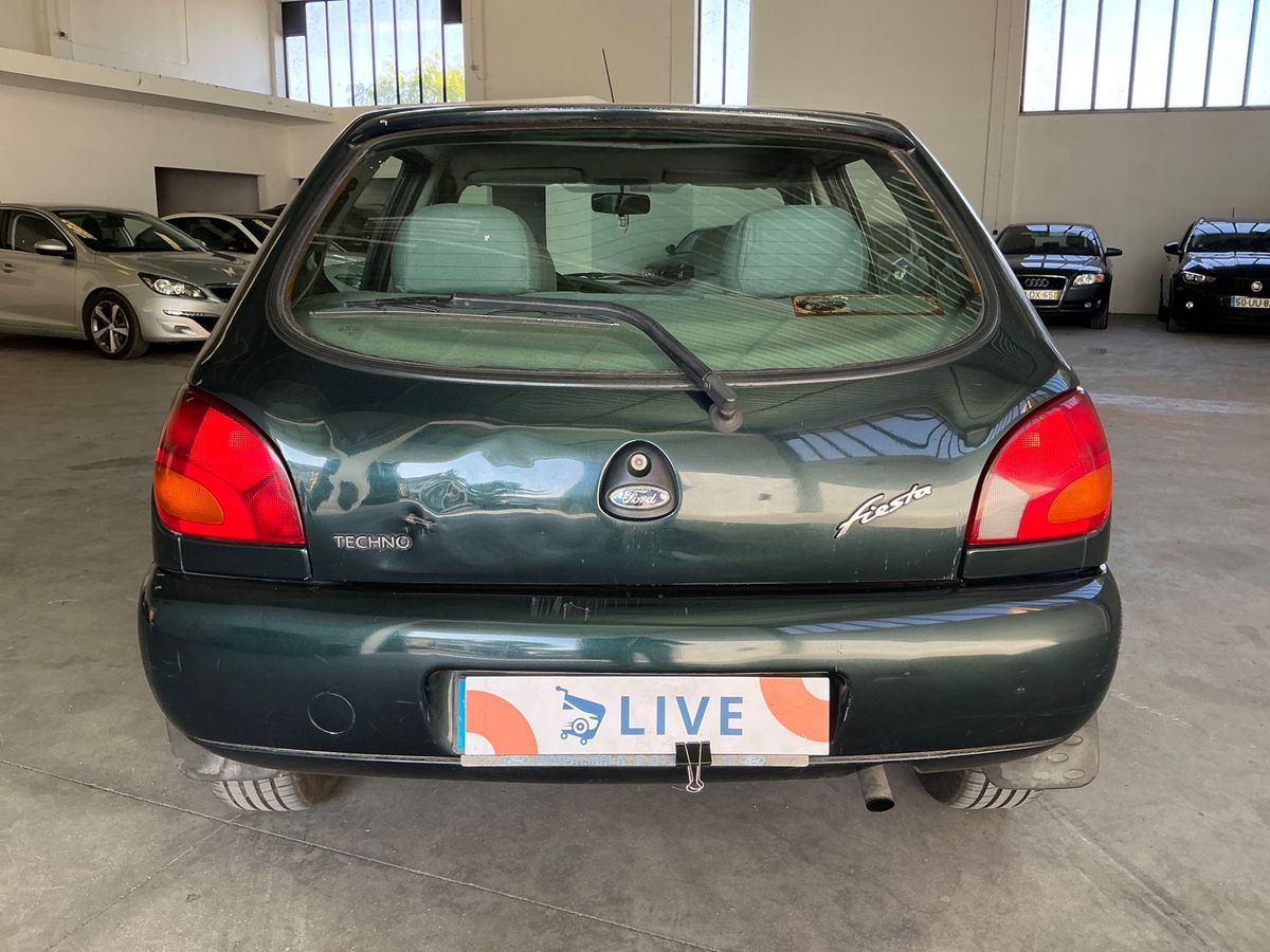 Ford Fiesta 1998 — photo 16