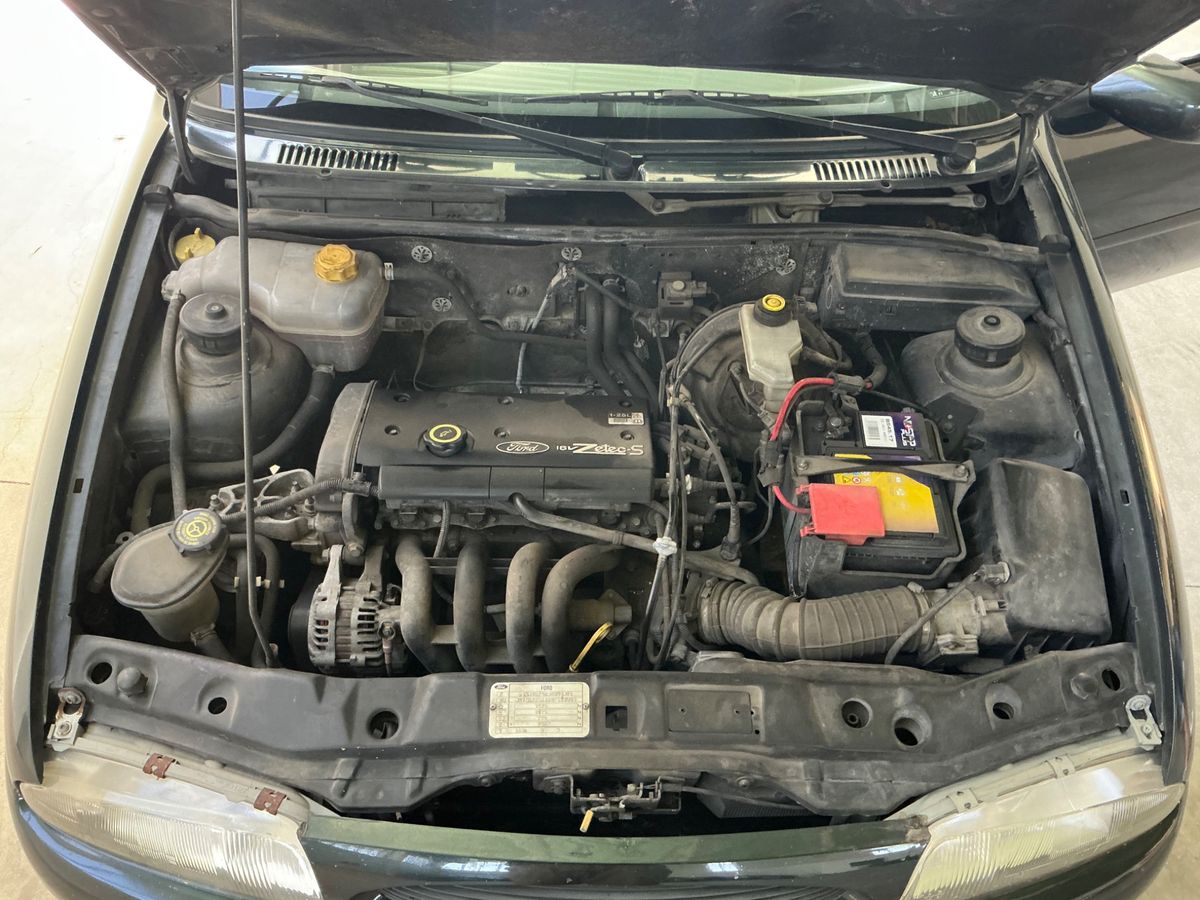 Ford Fiesta 1998 — photo 24