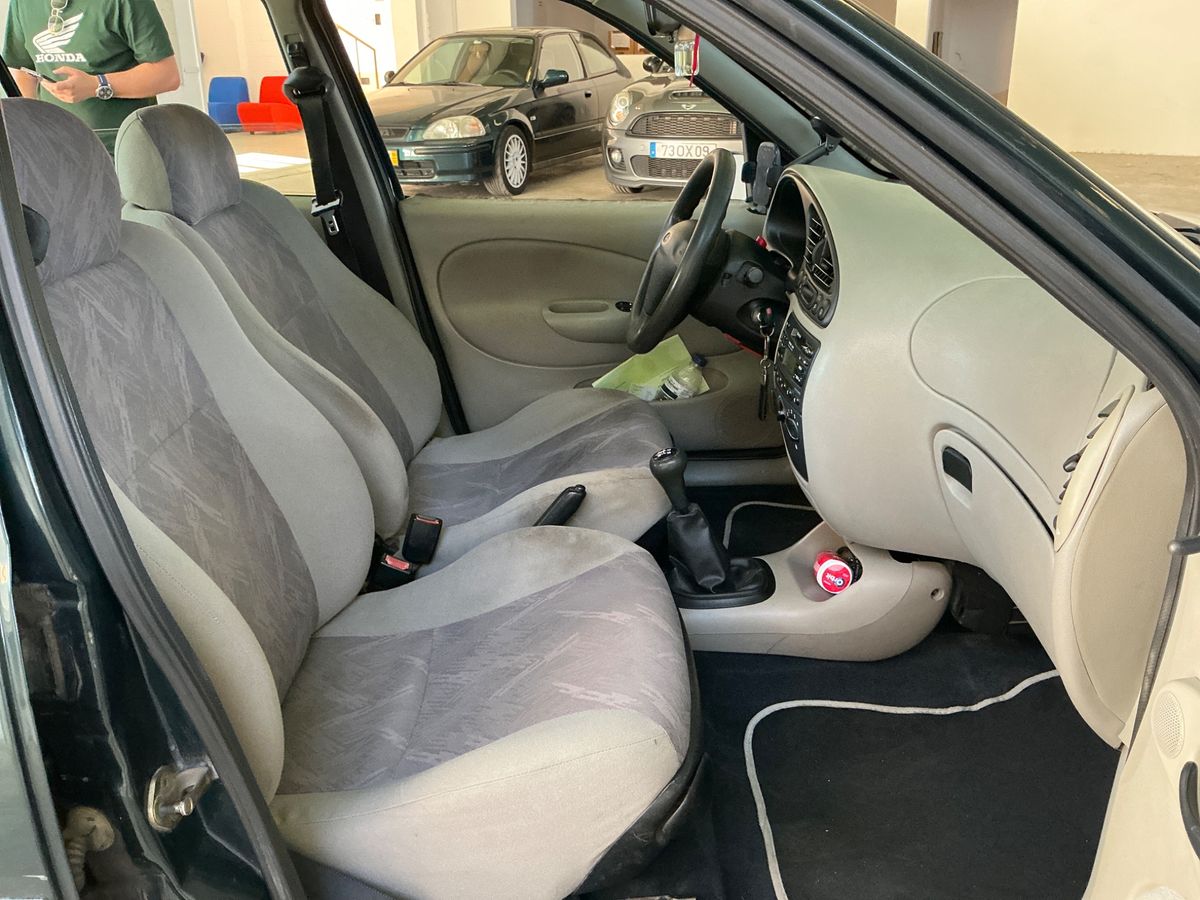 Ford Fiesta 1998 — photo 4