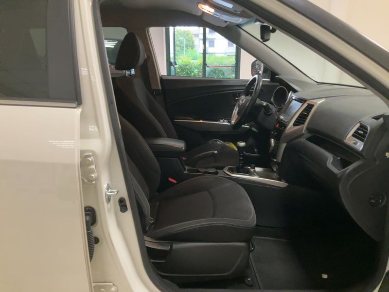 Ssangyong Tivoli 1.6 Turbodiesel Be Visual 4x2 — zdjęcie 11