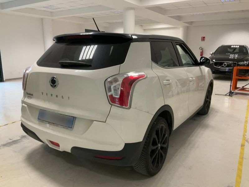Ssangyong Tivoli 1.6 Turbodiesel Be Visual 4x2 — zdjęcie 6