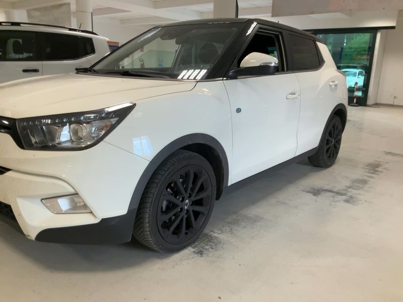 Ssangyong Tivoli 1.6 Turbodiesel Be Visual 4x2 — zdjęcie 2