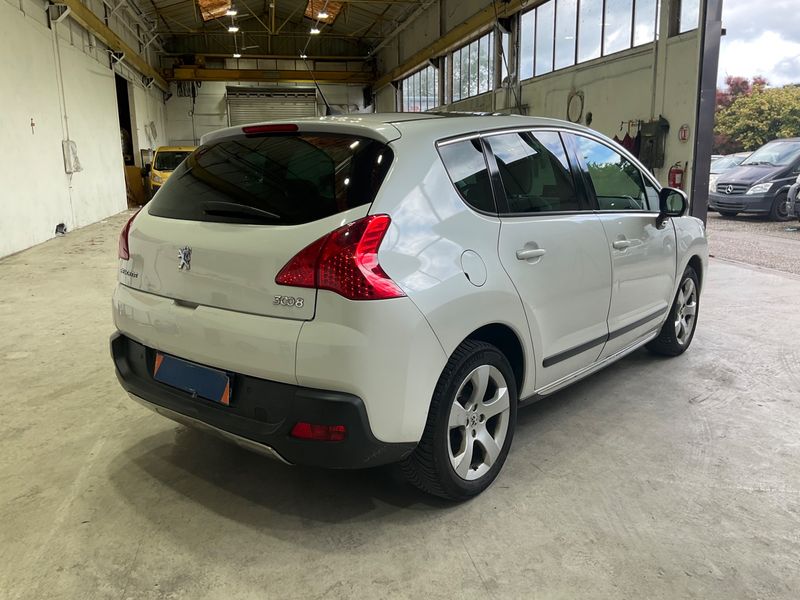 Peugeot 3008 1.6 e-HDi Allure — zdjęcie 2