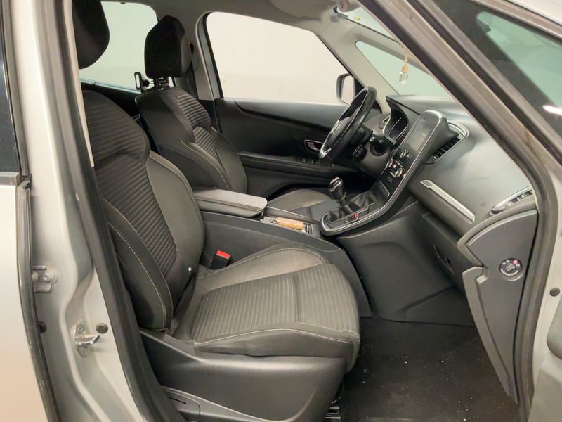 Renault Grand Scenic 1.6 dCi Energy Zen — zdjęcie 11