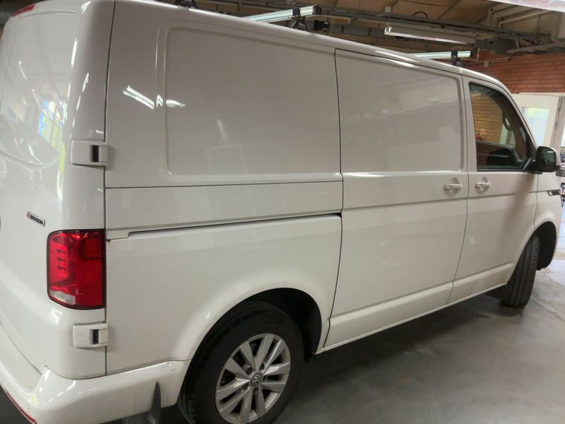 Volkswagen T6 Transporter 2.0 TDI Kasten 4Motion — zdjęcie 6