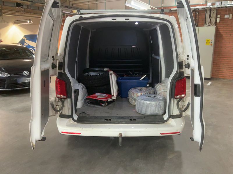 Volkswagen T6 Transporter 2.0 TDI Kasten 4Motion — zdjęcie 10