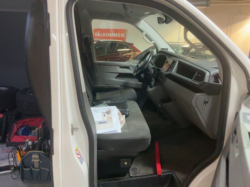 Volkswagen T6 Transporter 2.0 TDI Kasten 4Motion — zdjęcie 11
