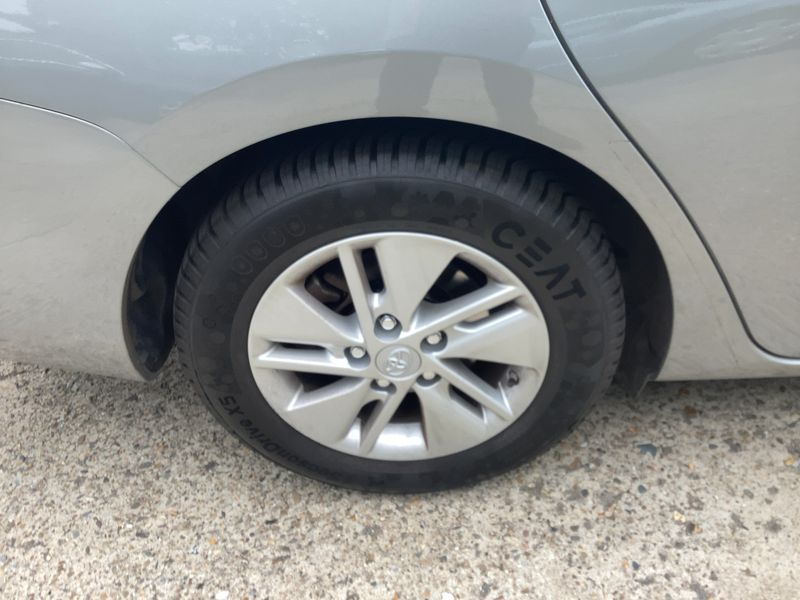Toyota Auris Touring Sports 1.8 Hybrid Comfort 2016 – снимка 9