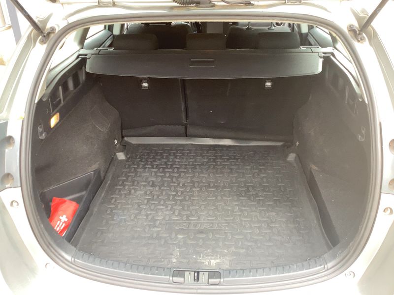 Toyota Auris Touring Sports 1.8 Hybrid Comfort — zdjęcie 10