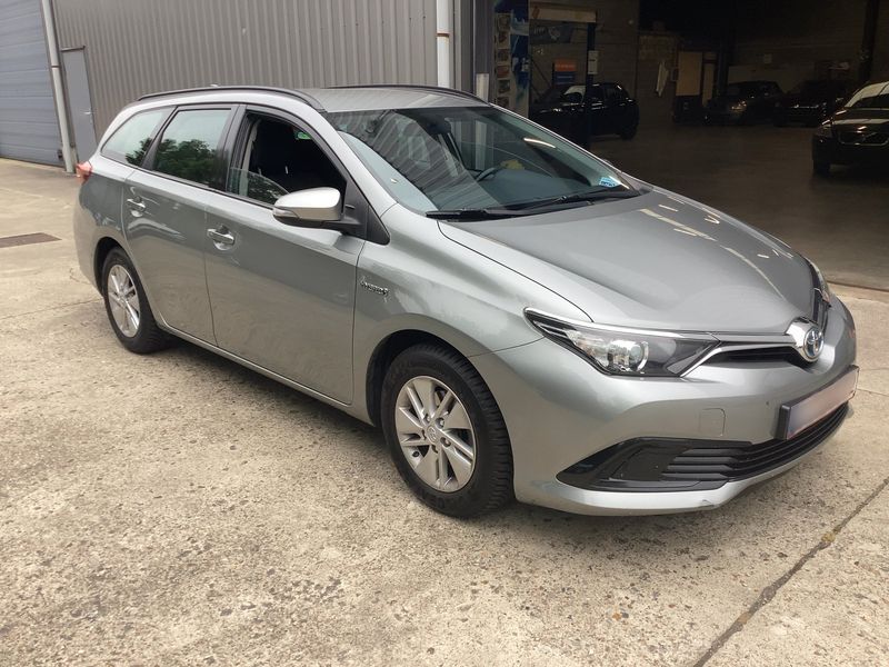 Toyota Auris Touring Sports 1.8 Hybrid Comfort — zdjęcie 8