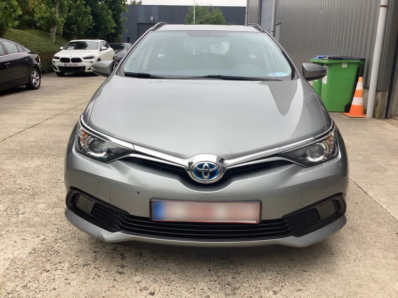 Toyota Auris Touring Sports 1.8 Hybrid Comfort — zdjęcie 9