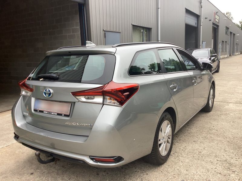 Toyota Auris Touring Sports 1.8 Hybrid Comfort — zdjęcie 6