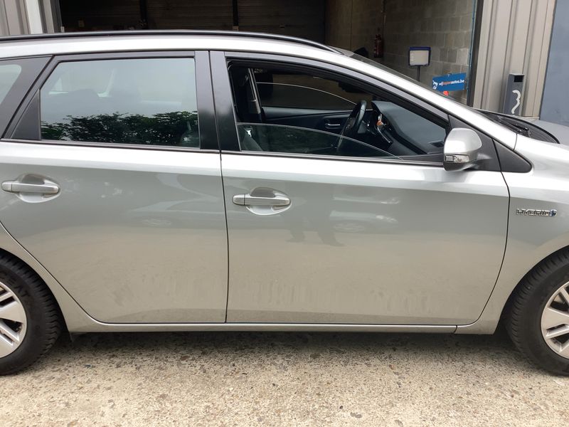 Toyota Auris Touring Sports 1.8 Hybrid Comfort — zdjęcie 7