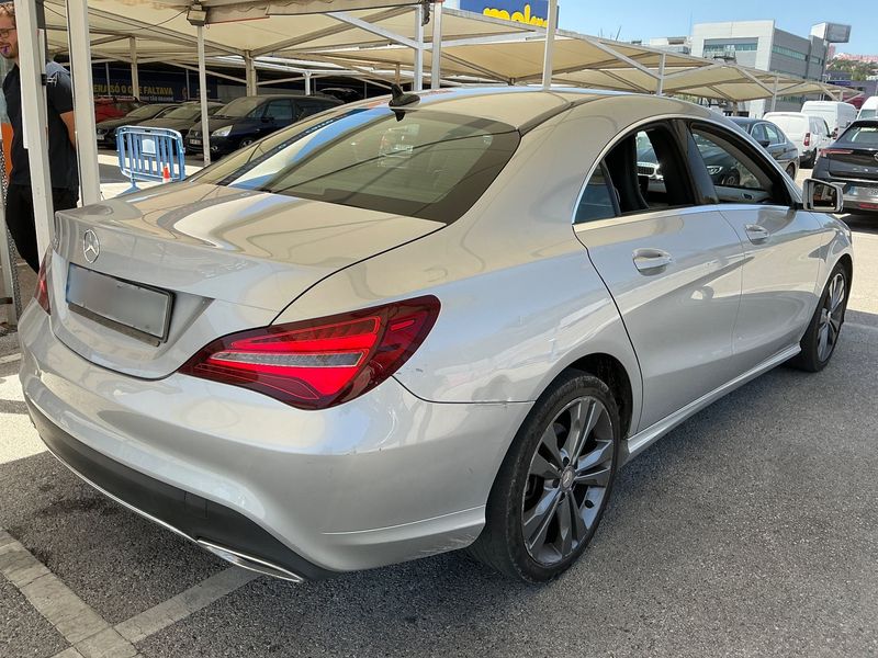 Mercedes-Benz CLA-Klasse CLA 200 d Urban — zdjęcie 6