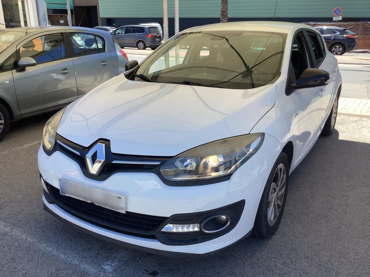 Renault Megane 2015 — photo 1