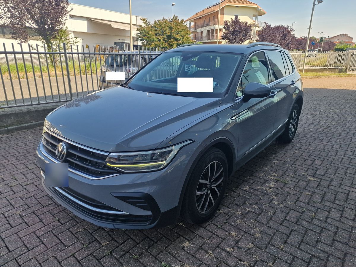 Volkswagen Tiguan 2021 — photo 1