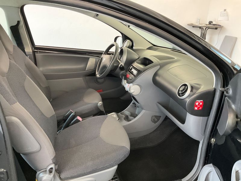 Peugeot 107 1.0 Filou — zdjęcie 3
