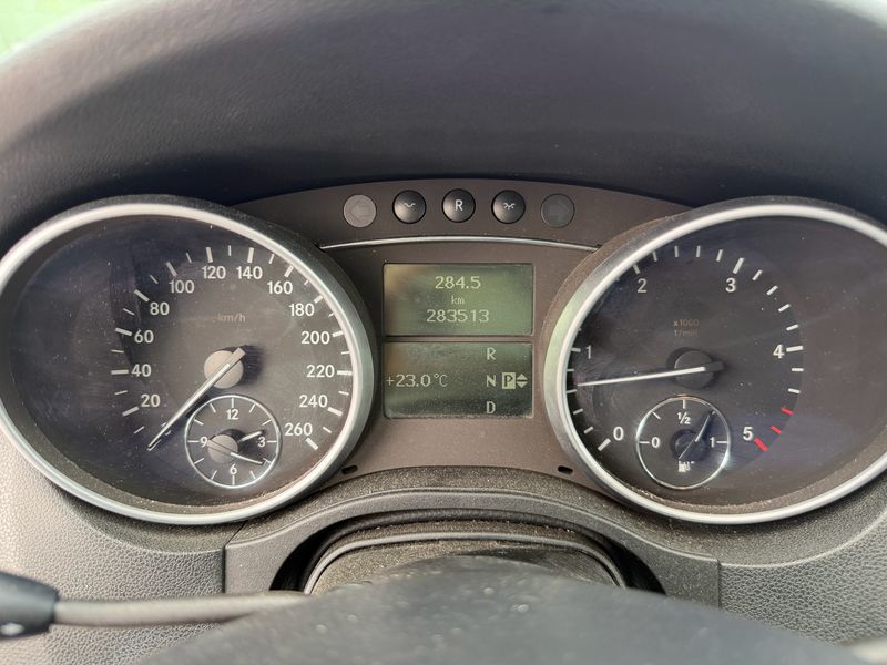 Mercedes-Benz M-Klasse ML 320 CDI — zdjęcie 12