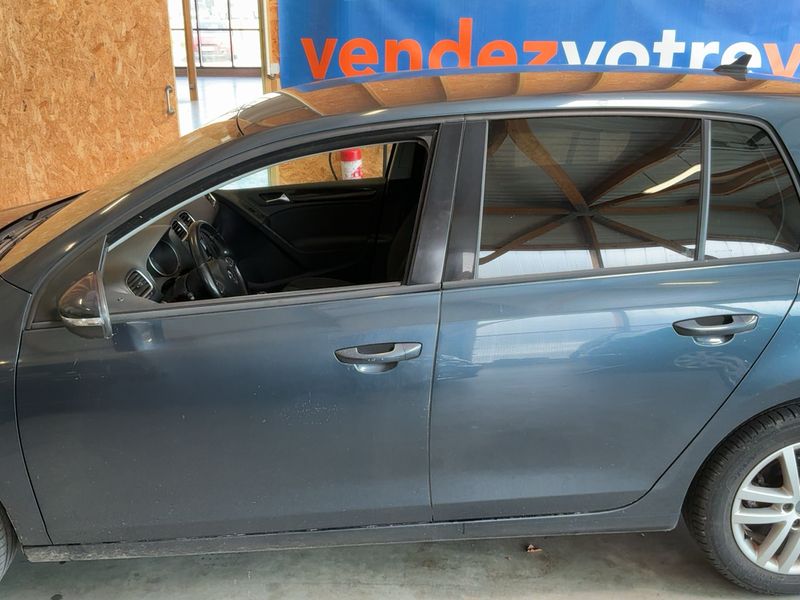 Volkswagen Golf VI 1.6 TDI Comfortline BlueMotion Tech — zdjęcie 4