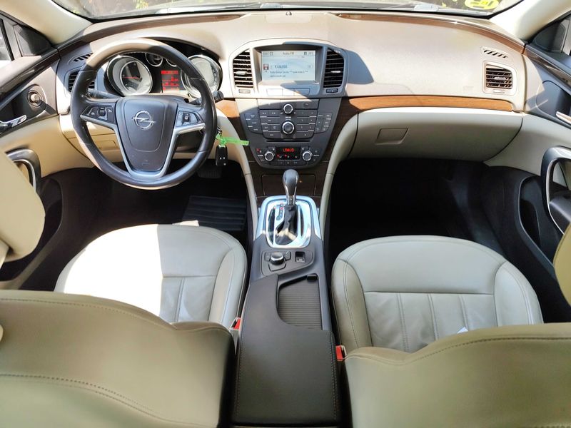 Opel Insignia 2.0 CDTI Excellence — zdjęcie 11
