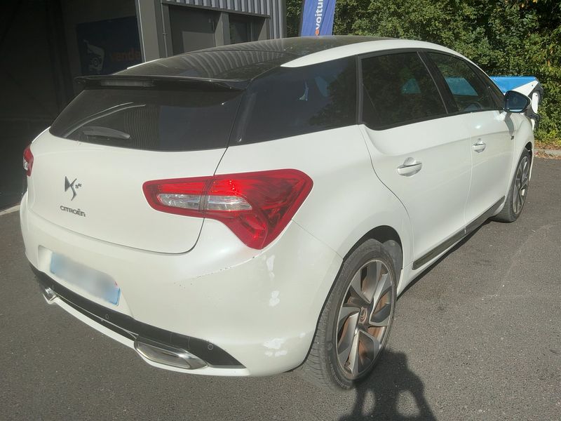 Citroen DS5 2.0 HDi Hybrid4 SportChic — zdjęcie 6